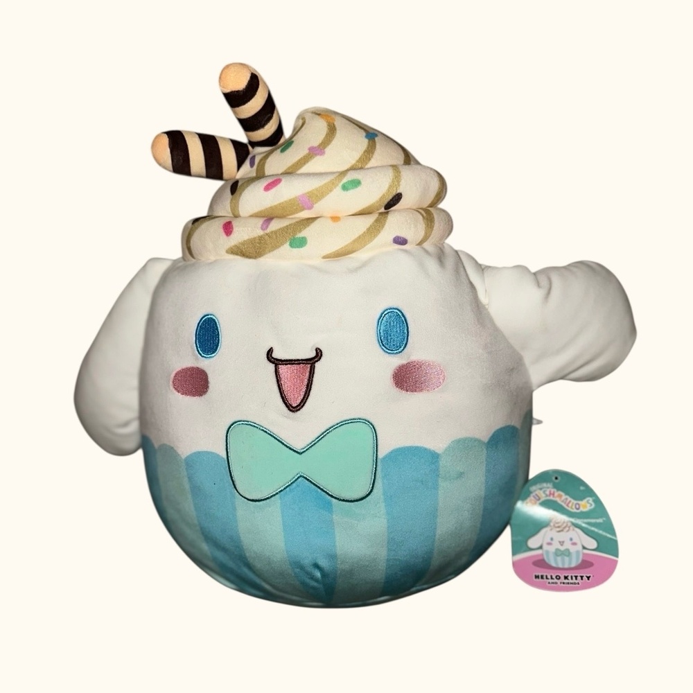 Squishmallows Sanrio Cinnamoroll Cupcake Plush 12” NWT